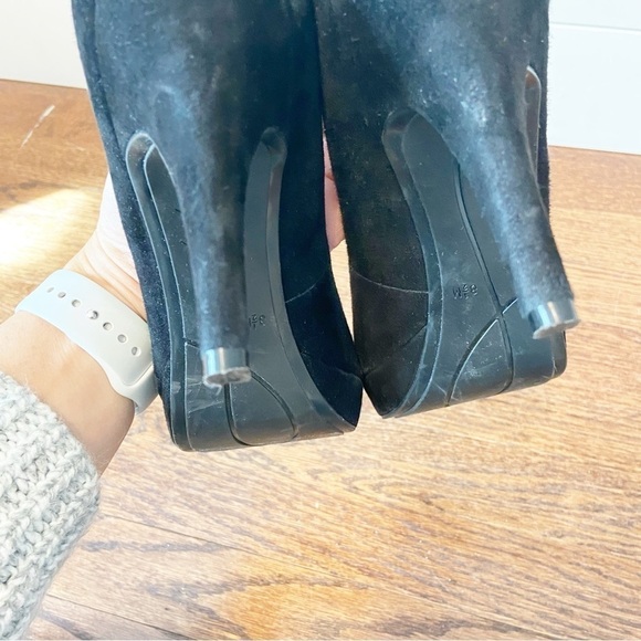 Marc Fisher | Black Suede Rounded Toe Pumps Size 8.5 - Picture 8 of 12